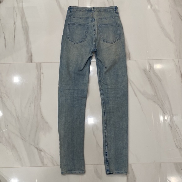 Women’s H&M Blue Skinny Jeans - Picture 2 of 3